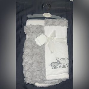 Super Soft baby Blanket NWT SF/PF home.
